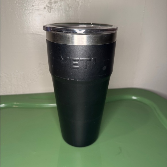 YETI Midnight Black 26oz Travel Mug - Picture 2 of 5